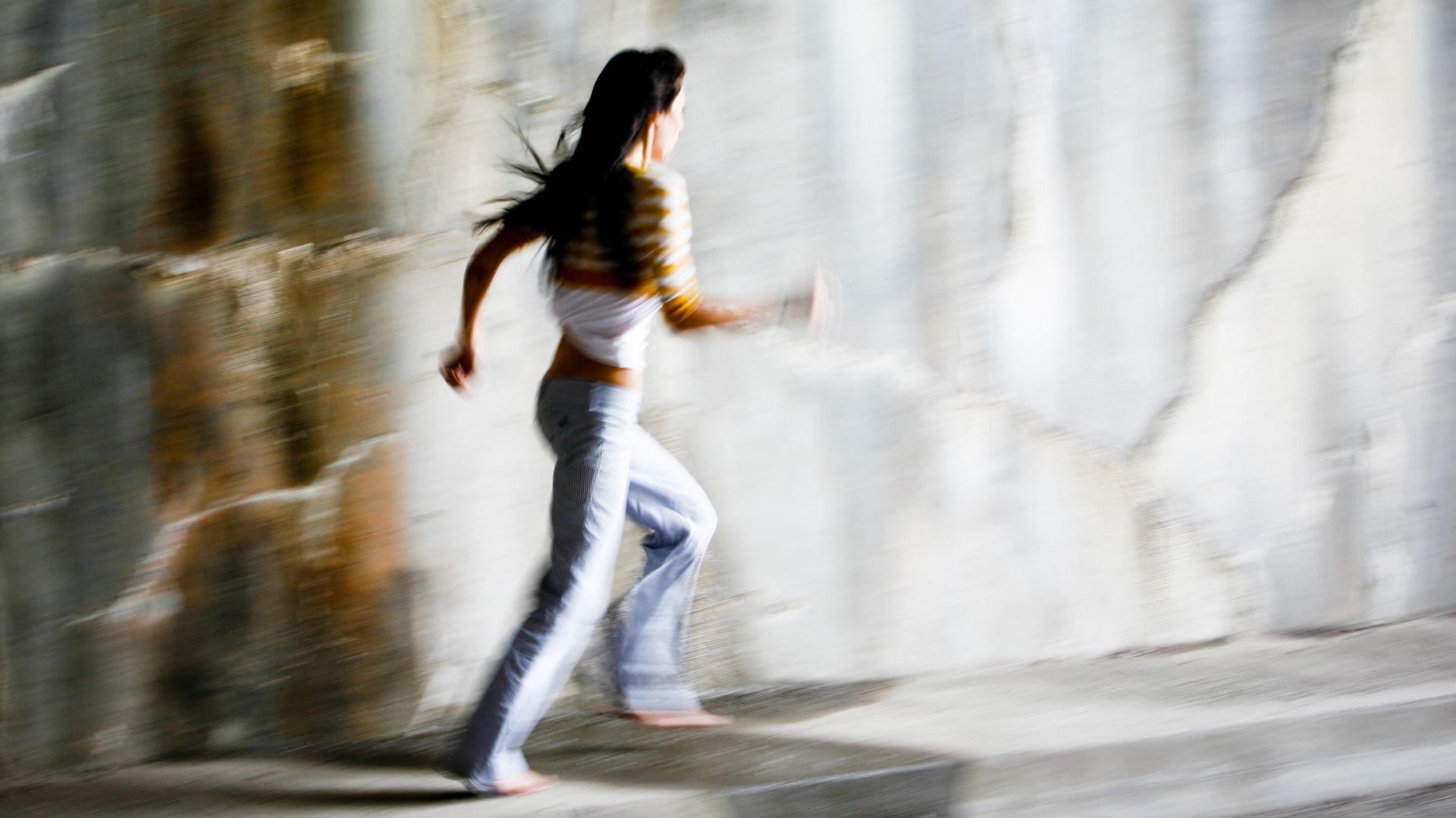 工人姐姐走佬/失蹤點算好？4招學識提防和自保